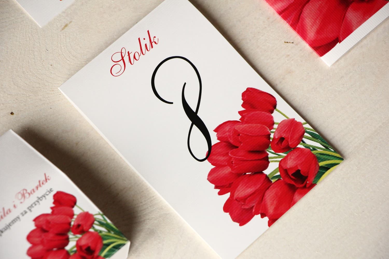 Números de mesa verticales con tulipanes rojos | Números para mesa de boda | Magnet nº 4