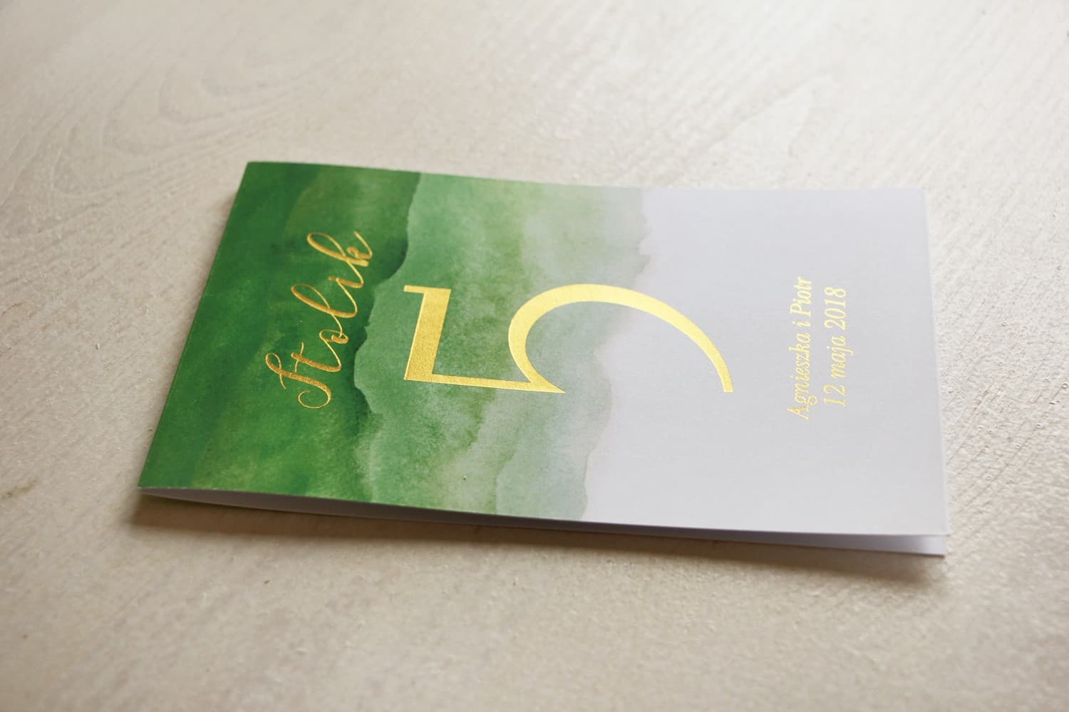 Numéros de Table Mariage Dorés Aquarelle | Marque-tables Verts Glamour | Delfina n° 4