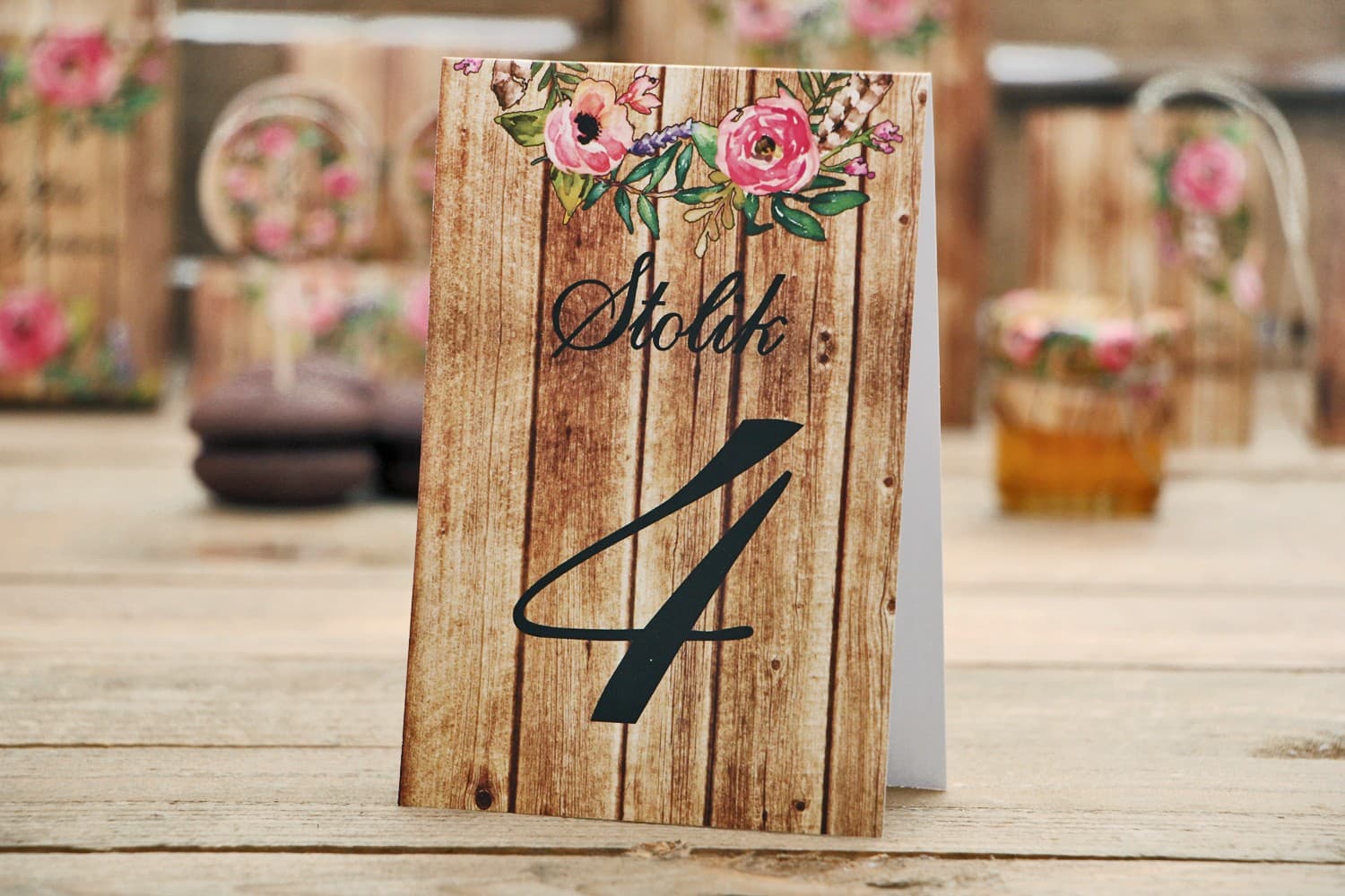 Numéros de Table de Mariage Fleurs Roses sur Bois | Numéros de Table Rustiques | Rustique n° 1