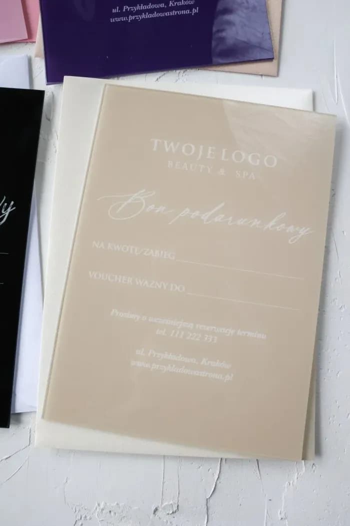 Glass voucher with minimalist design and subtle beige details, ideal for premium services, VS3.