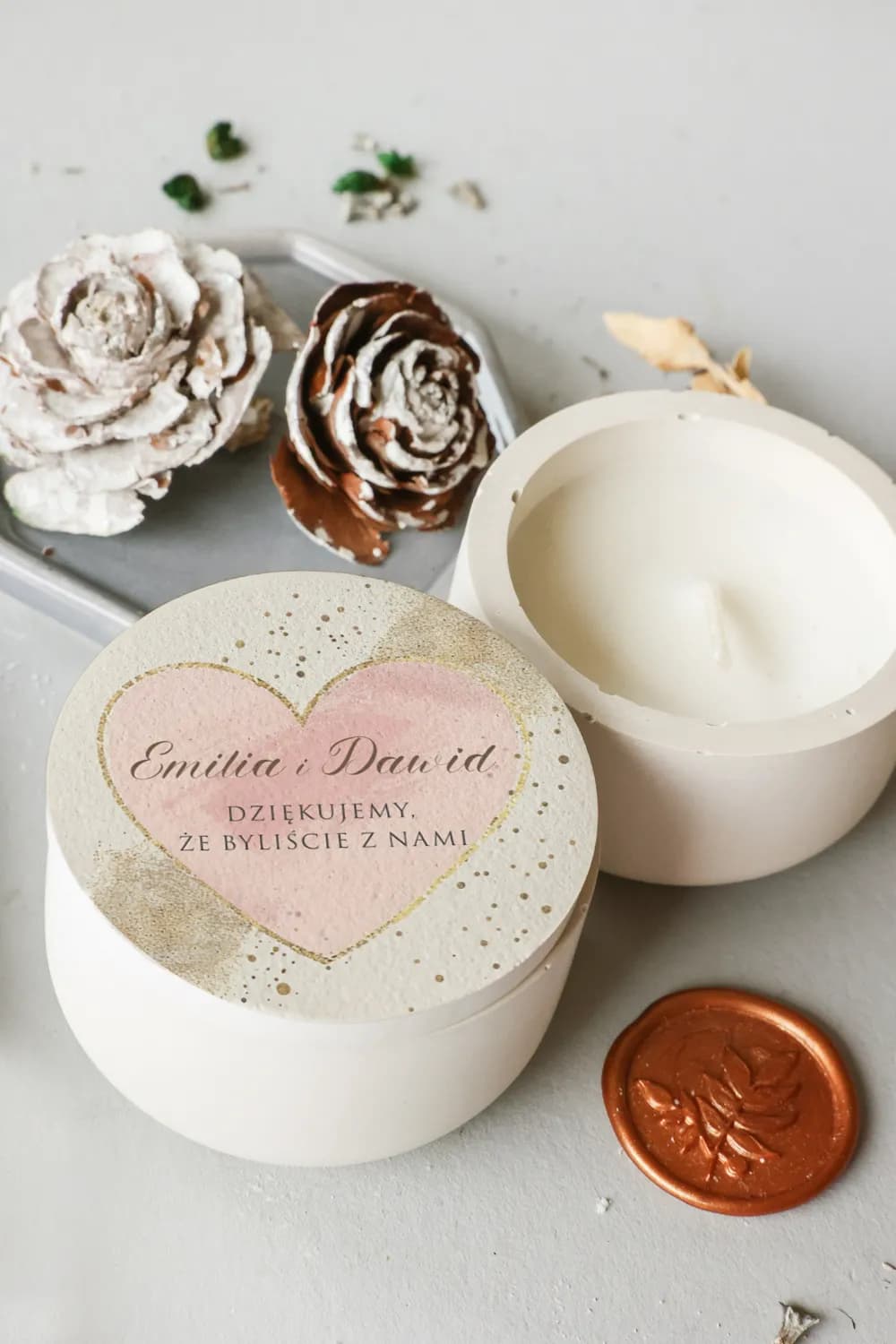 Cejla No. 15 Soy Candle in Gypsum – Golden Heart Wedding Favour
