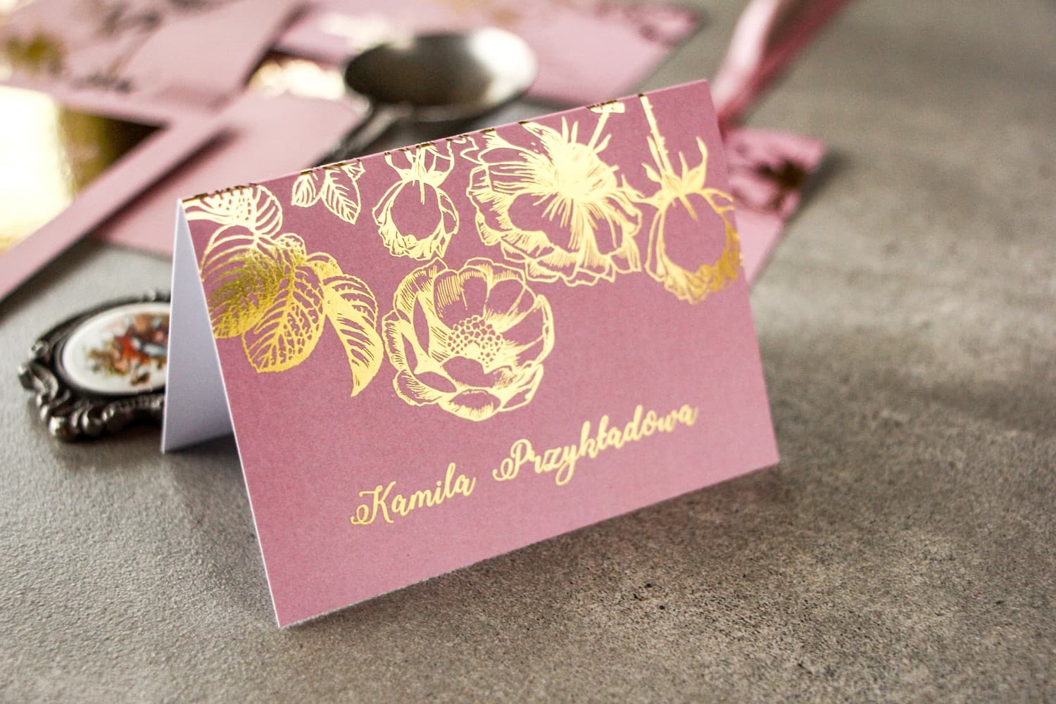 Wedding Place Cards Brilant No. 2 – Table Cards with Gold Foiled Rose Motif