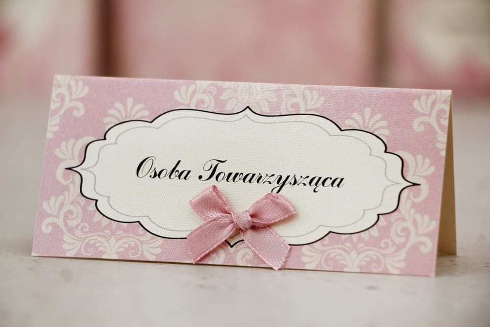 Platzkarten für den Hochzeitstisch - Ornament Nr. 1 - Puderrosa auf Perlmuttpapier mit Schleife