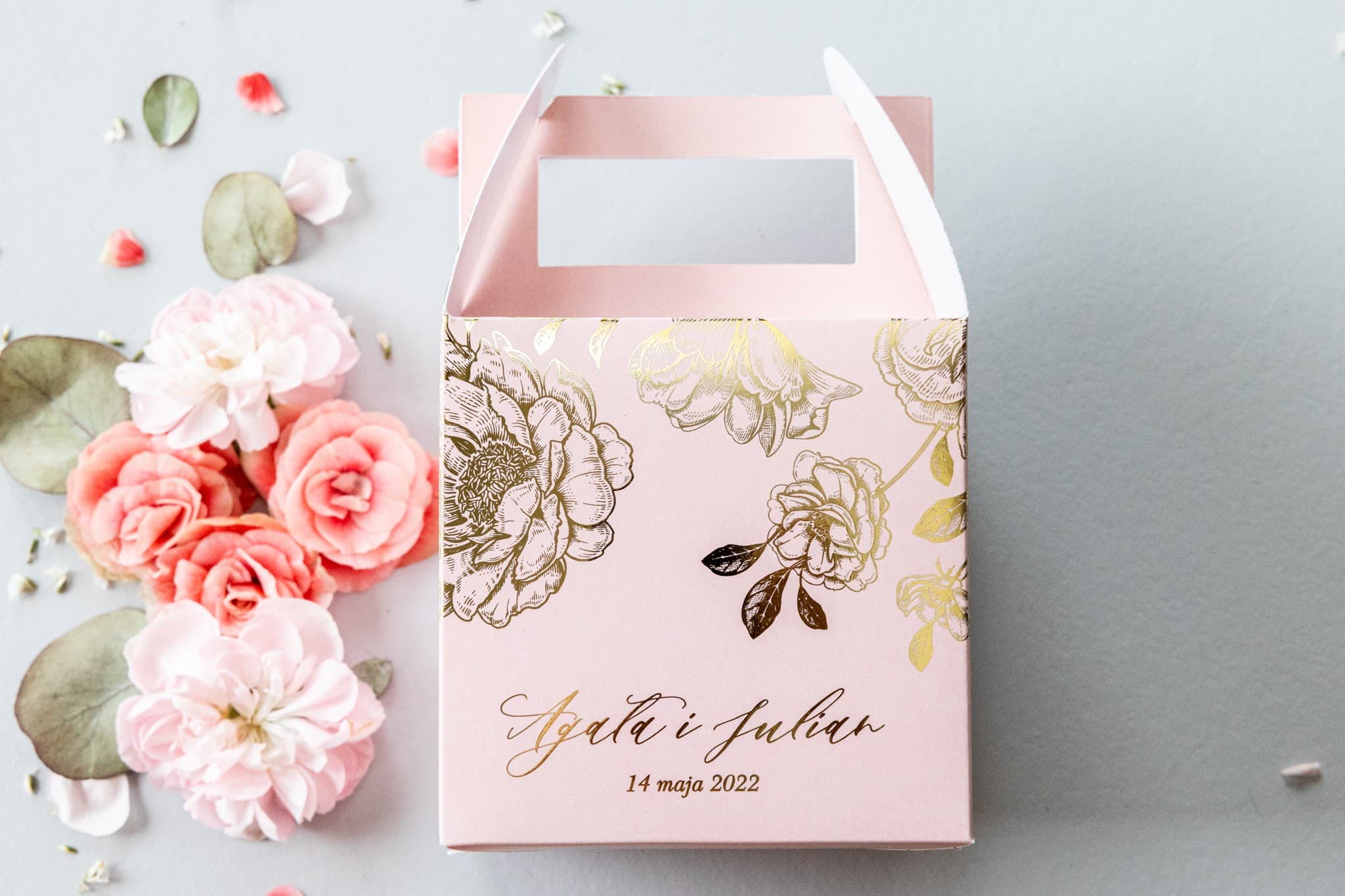 Powder Pink Wedding Cake Box with Gold Peony | Personalized Guest Favours | Onyx No. 1