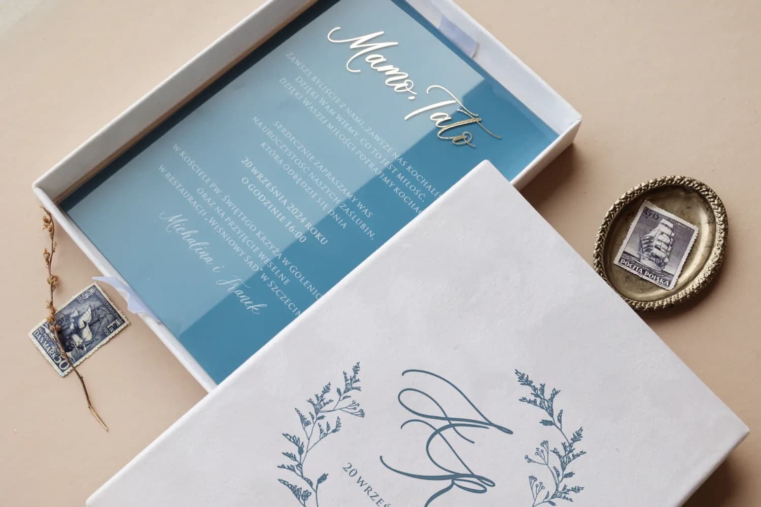 Ringraziamenti matrimonio su vetro in astuccio - Dalia n. 4 Ringraziamenti per i genitori su vetro Dalia n. 4 blu con doratura Amelia Wedding