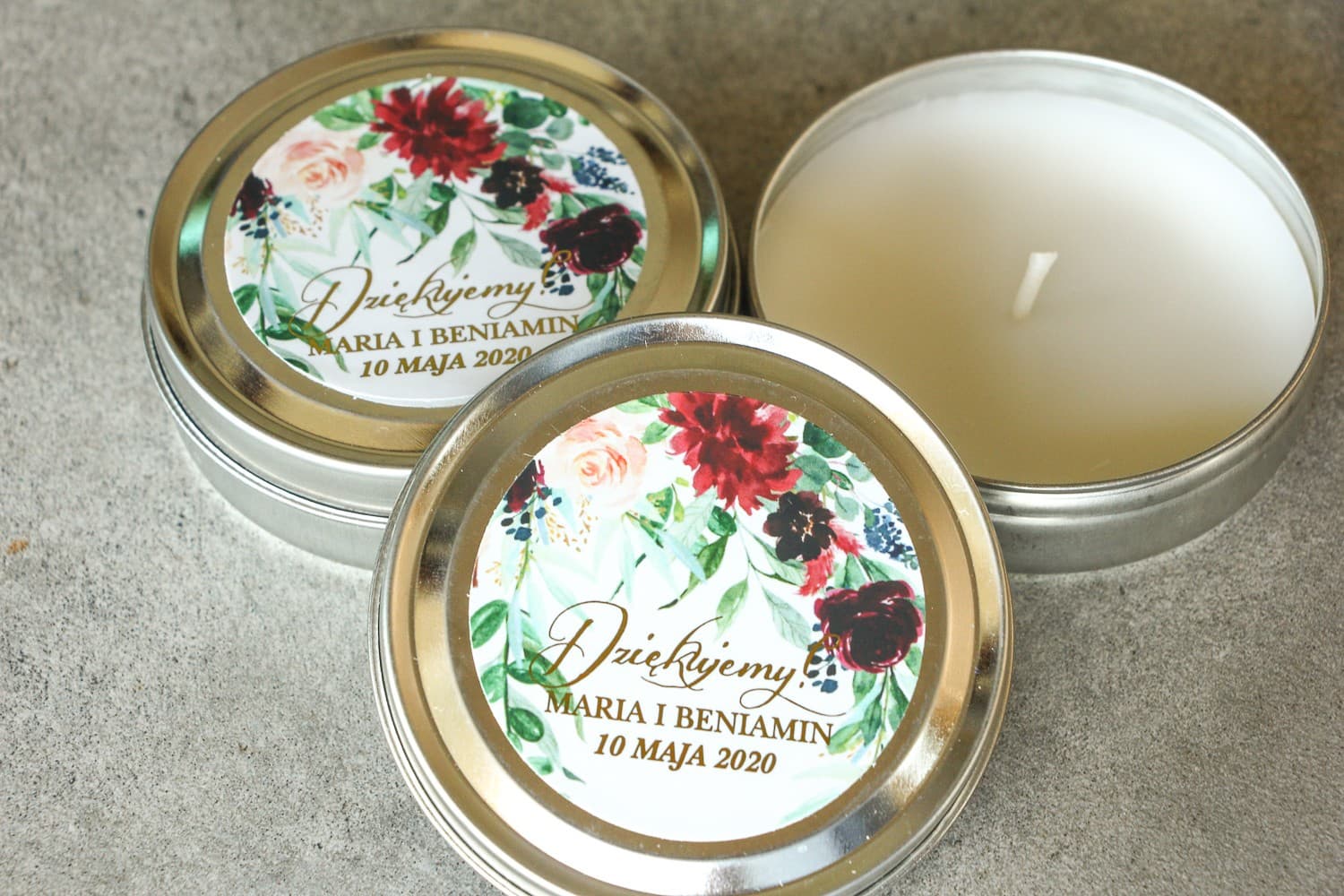 Sojakerze in der Dose Flores Nr. 2 – Goldgeprägtes Gastgeschenk mit Pfingstrosen