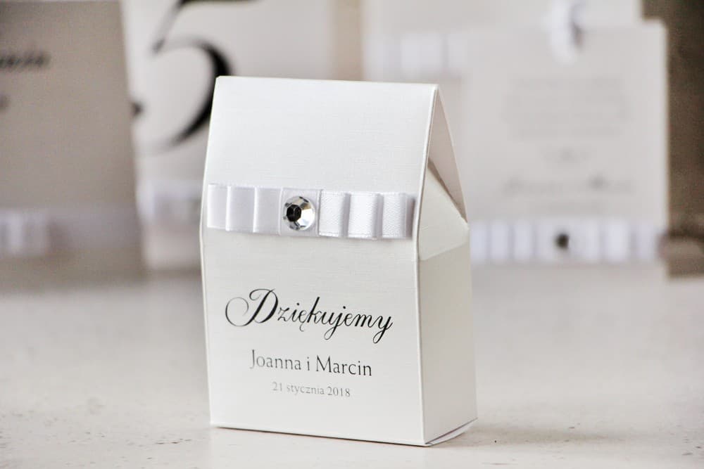 Elegante Scatolina con Fiocco e Zirconia su Carta Perlata | Bomboniere Matrimonio | Amaretto n. 9