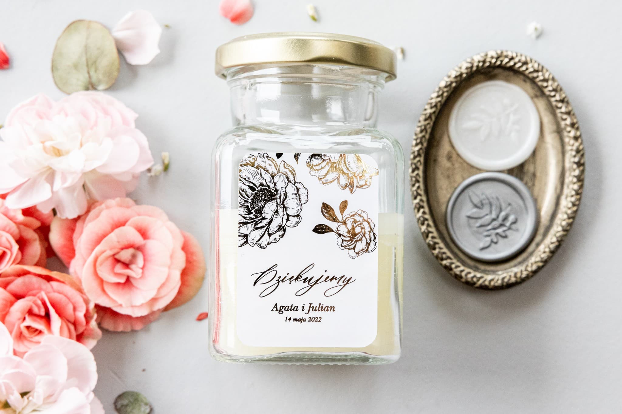 Onyx No. 3 Scented Candle – Gold Peony Wedding Favours