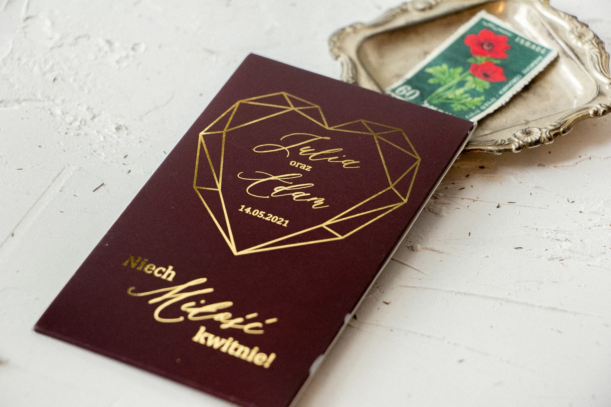 Semillas para Boda - Detalles para invitados, envoltorio color borgoña con grabados dorados