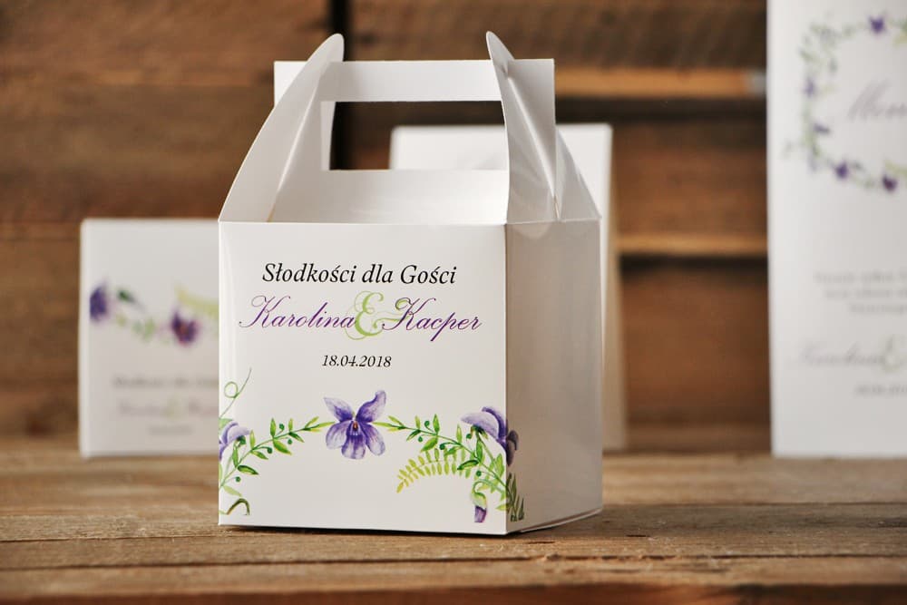 Personalized Square Wedding Cake Box with Violets and Handle | Sweet Wedding Favours Packaging | Watercolours No. 7
