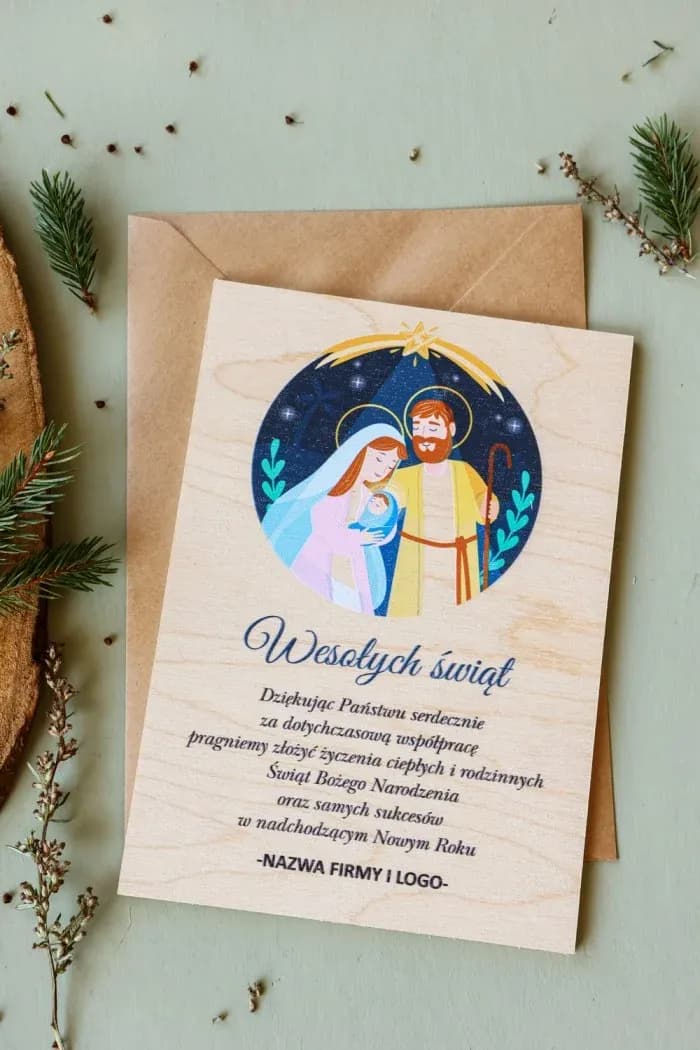 Tarjeta de Navidad corporativa personalizada en madera con gráfico de la Sagrada Familia