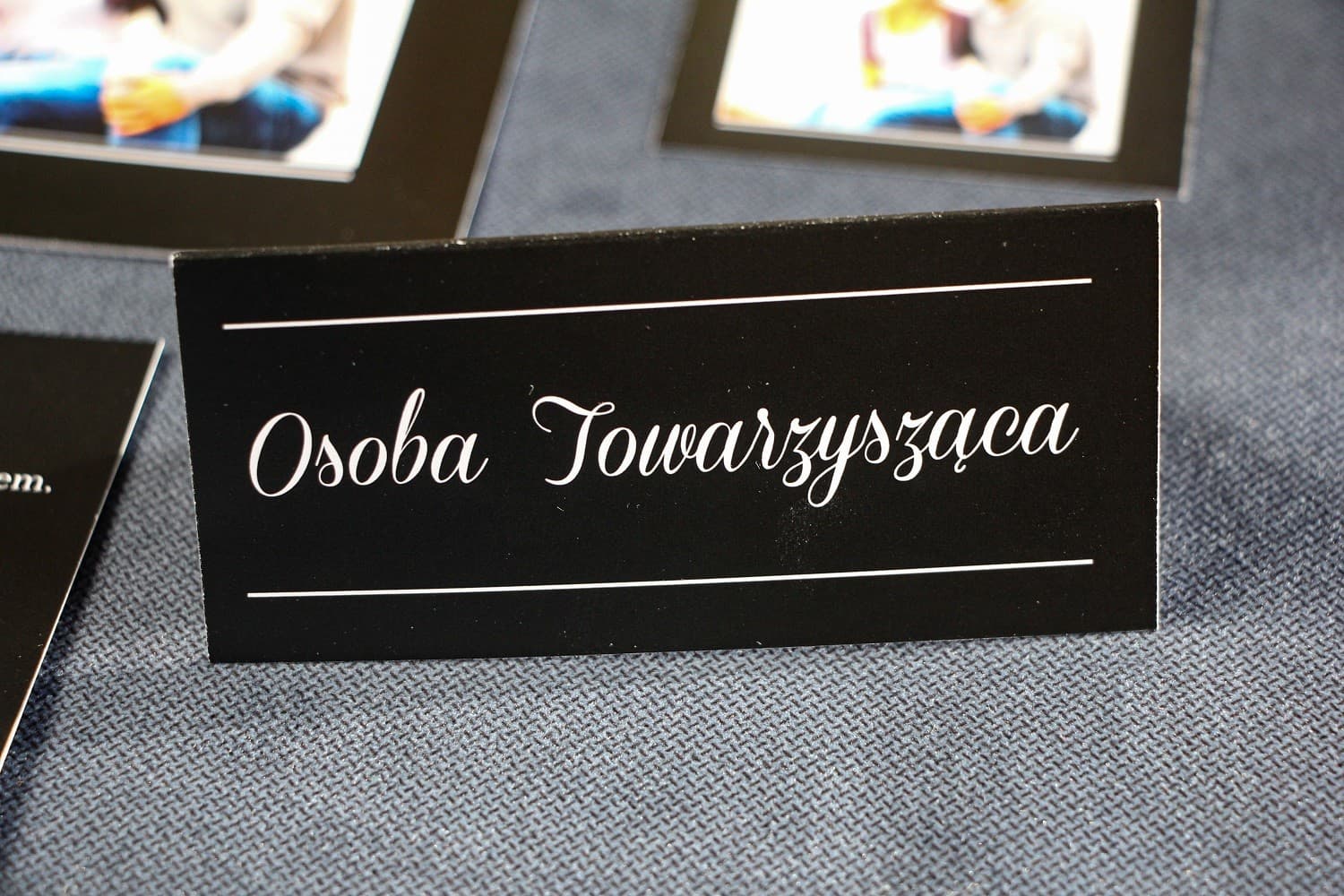 Tarjetas de sitio de boda negras de la colección Con Foto