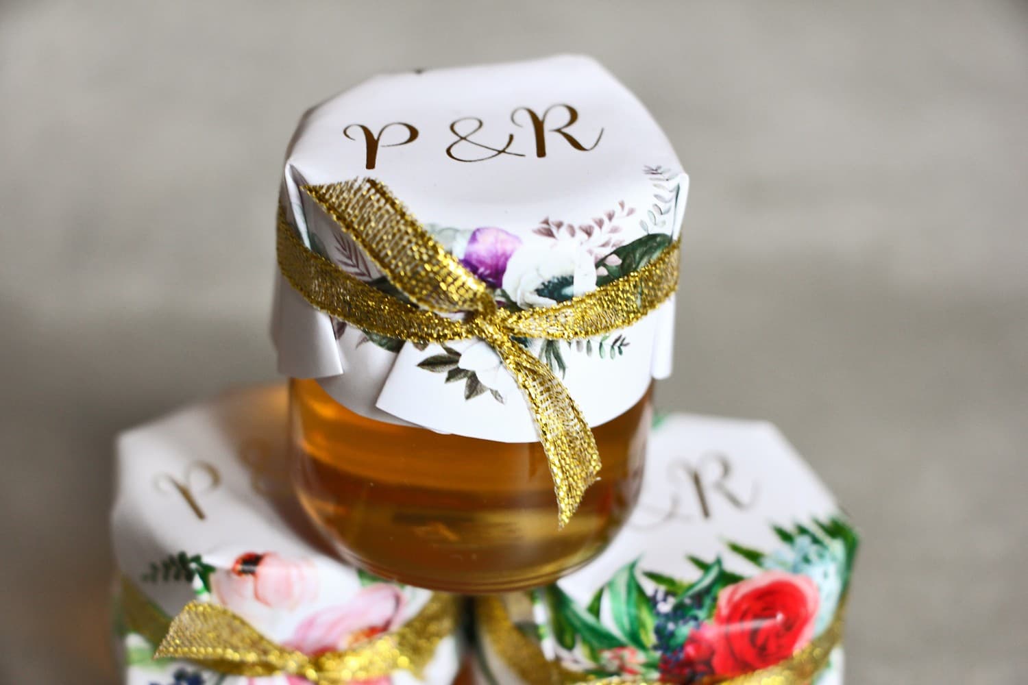 Miel de Boda Dorada Cykade nº 1 – Dulce Agradecimiento con Anémonas