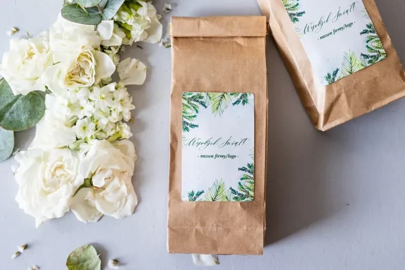 Tè natalizio personalizzato con rami di pino Tè pubblicitario nero 50g in bustina di carta eco con motivo di rametti invernali di pino