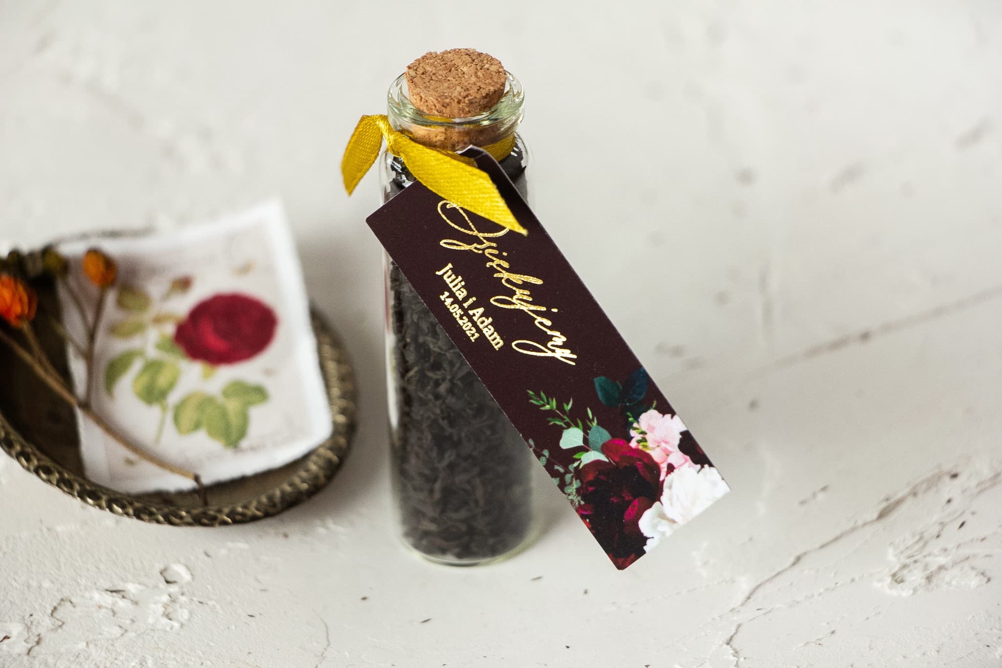 Gastgeschenk Tee im Glas mit saphirblauen Rosen und Goldfolie Szafirowe Nr. 9