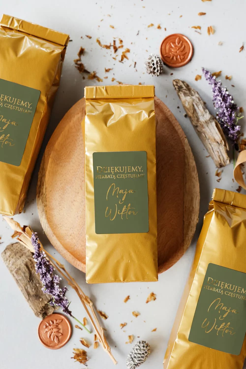 Tee mit Oliven-Motiv im goldenen Beutel | Gastgeschenke Hochzeit | Avril Nr. 11