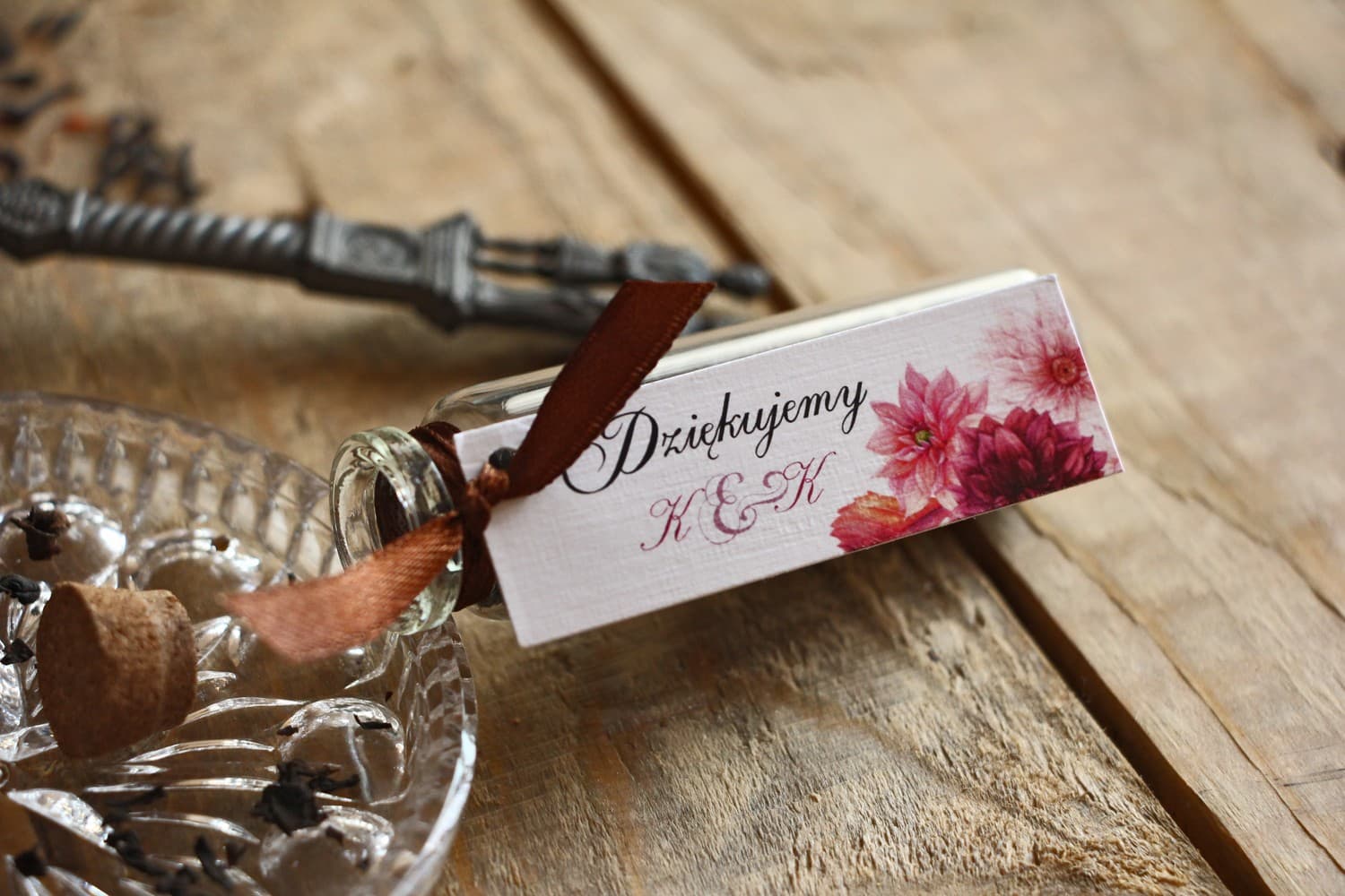 Tee im Glasröhrchen mit Korken, Elegantes Gastgeschenk | Hochzeitspräsent mit Kärtchen | Akwarele Nr. 2