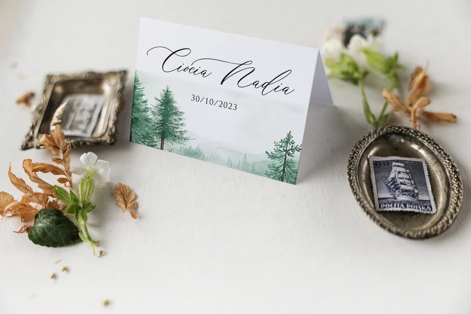 Tischkarten Hochzeit Impresja Nr. 8 – Platzkarten mit Waldmotiv und Nebelwald