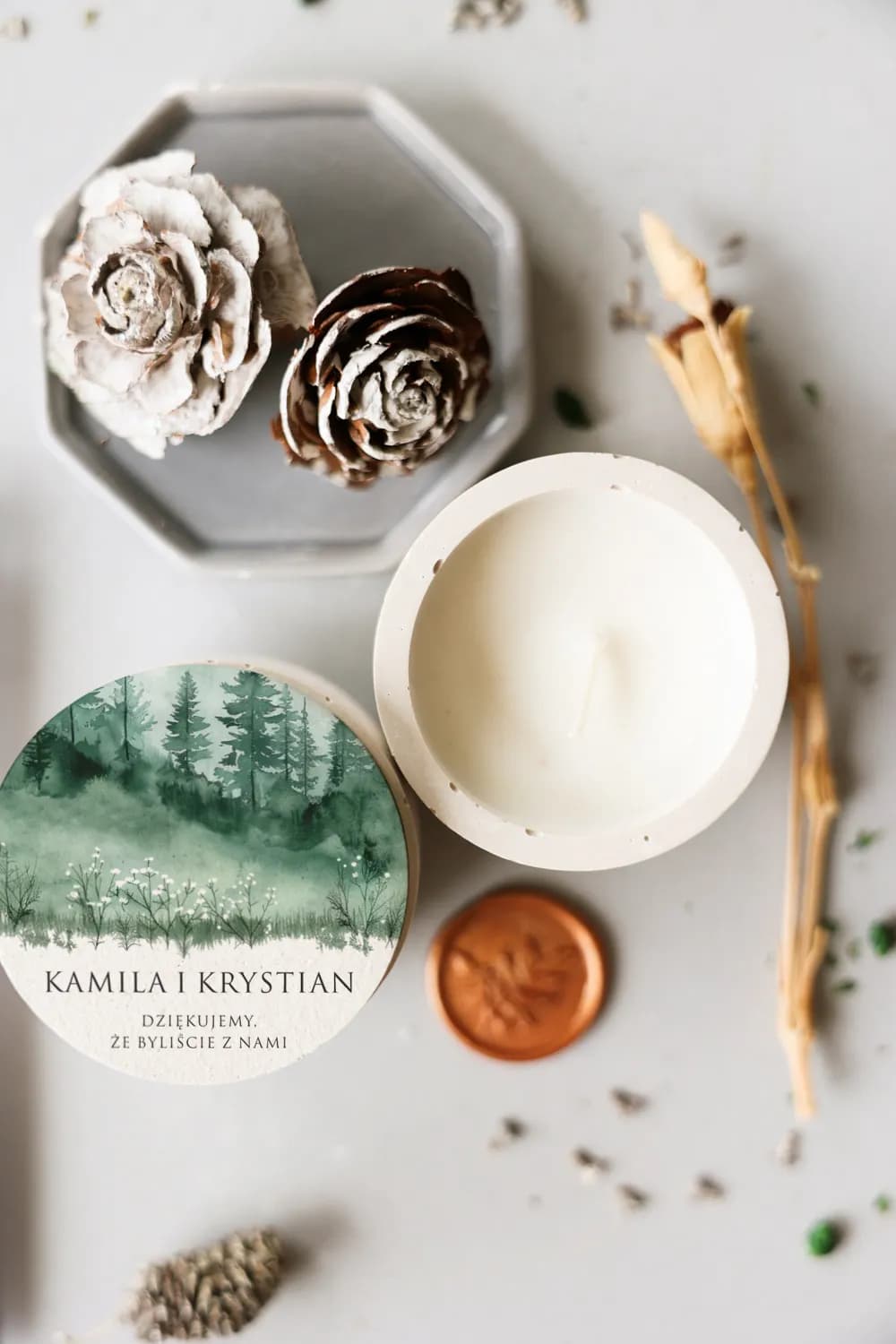 Vela de Soja en Recipiente de Yeso Cejla nº 1 – Bosque y Agradecimiento para Invitados