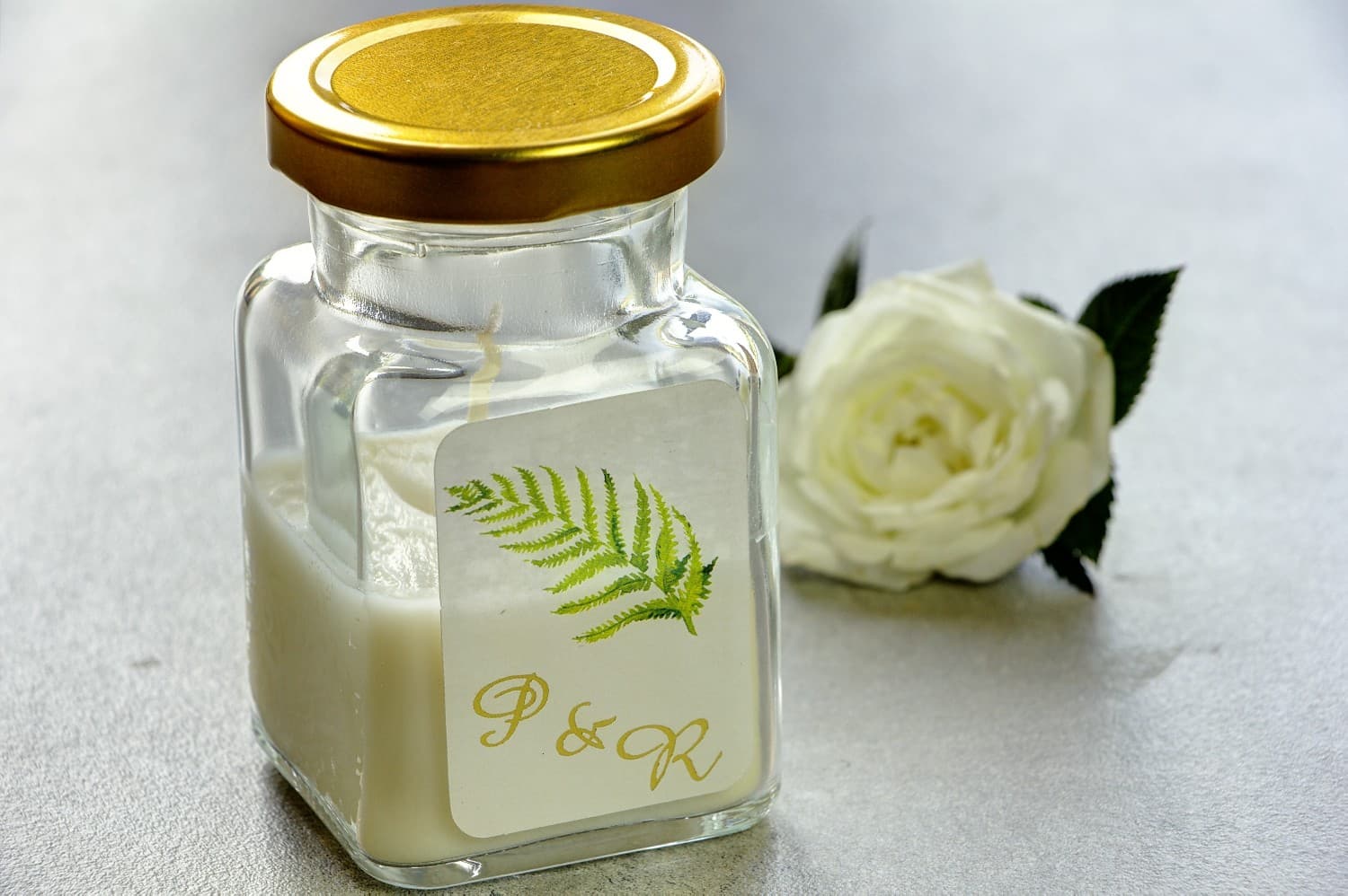 Vela de Soja Cykade nº 11 – Detalle para Invitados con Motivo de Helecho Dorado