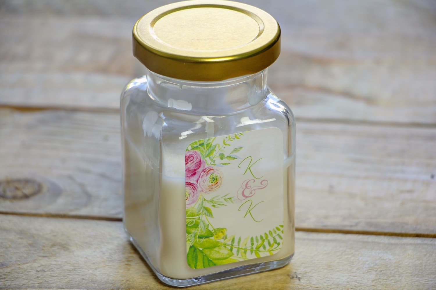 Vela de Soja Acuarela n.º 22 – Detalle para Invitados con Ranúnculos Rosas