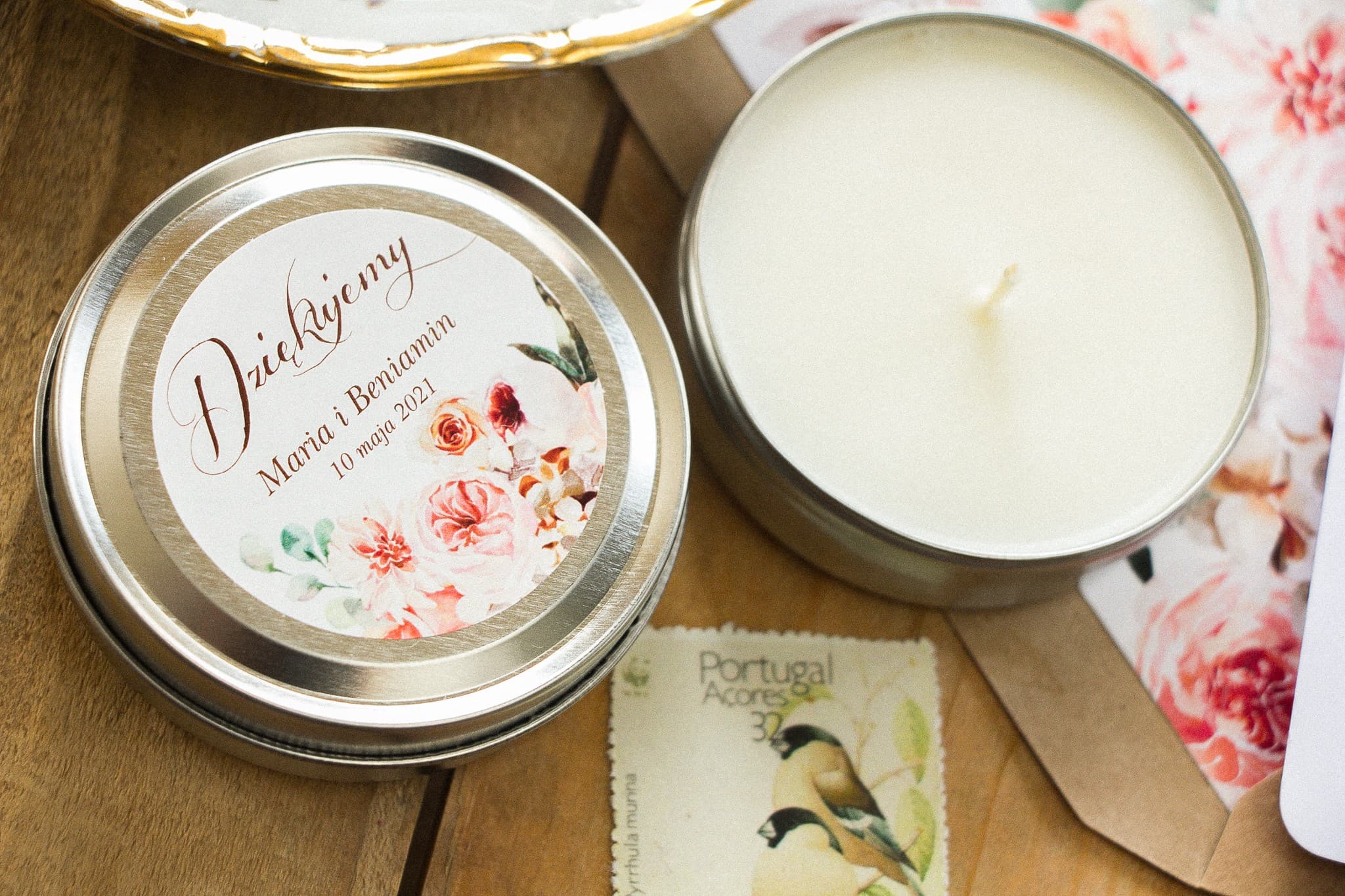 Vela aromática en lata con flores | Detalles para invitados de boda, recuerdos | Indigo n.º 7