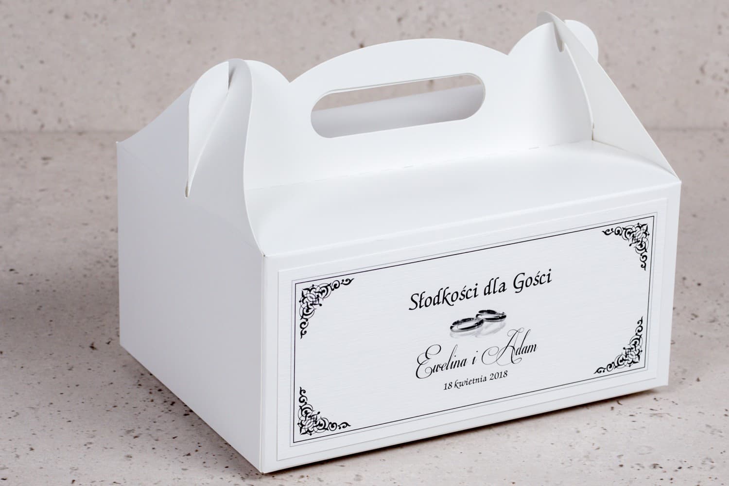 Elegant Wedding Cake Box with Handle | Personalized Wedding Favours | Arte No. 1