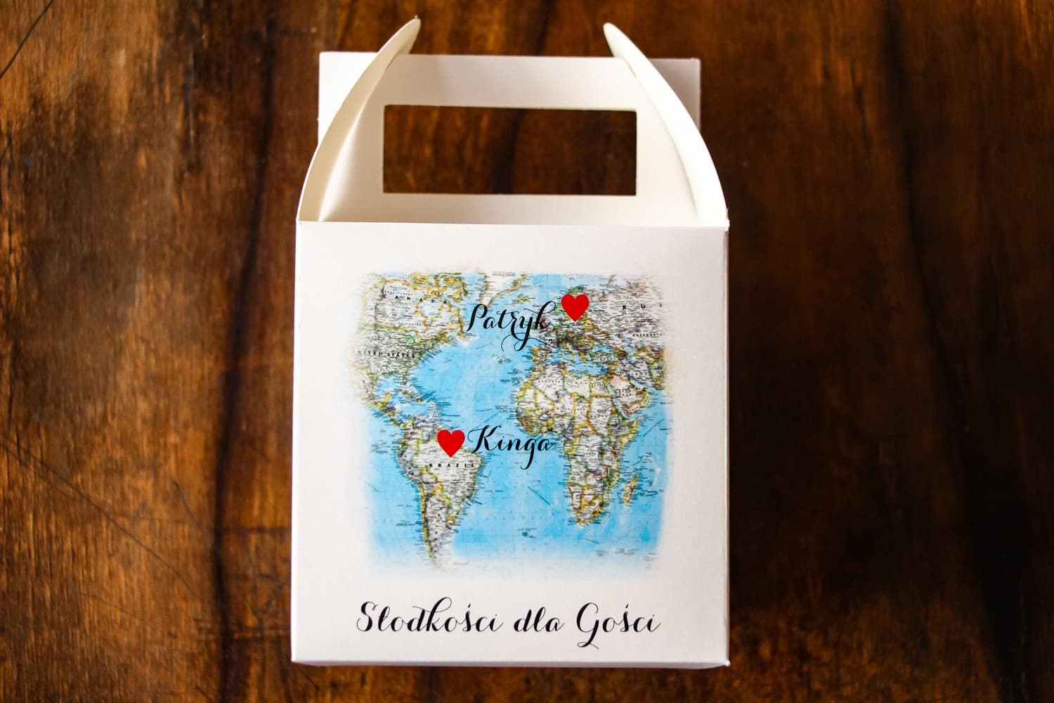 Travel Theme Wedding Cake Boxes | Personalized Wedding Favours | Map of Hearts No. 3