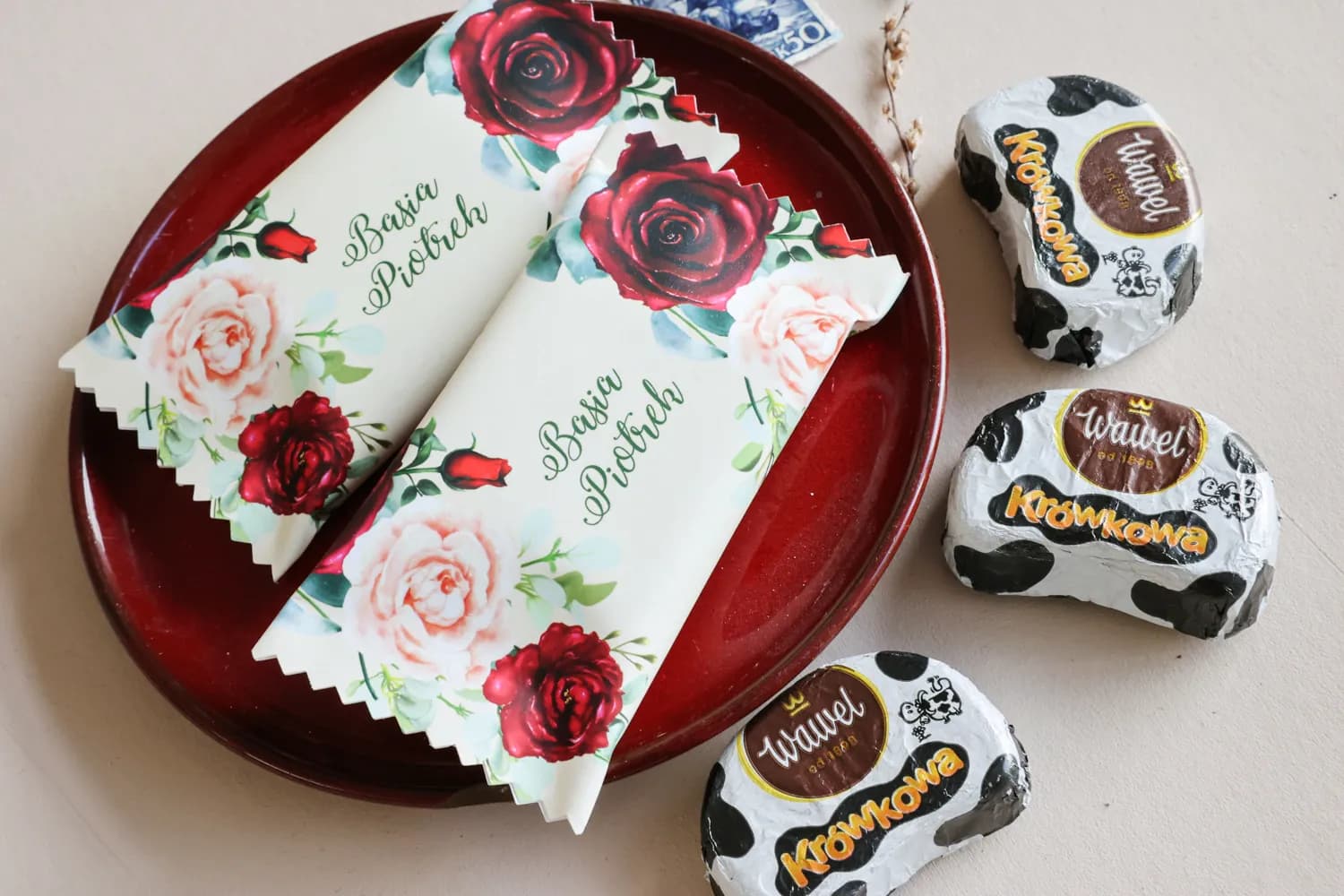 Wedding Favours Personalised Chocolates with Watercolour Red Roses Korani No. 4