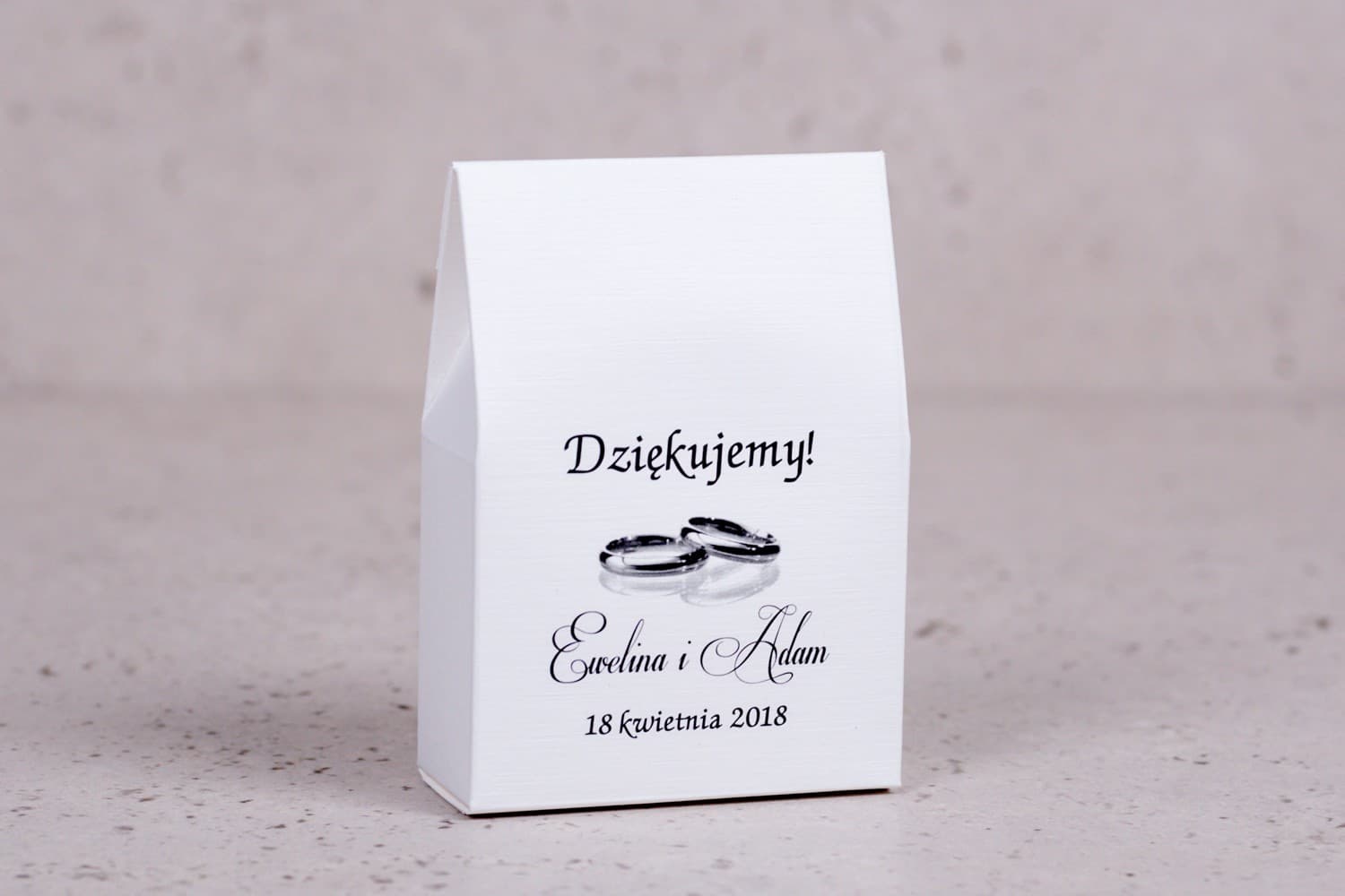 Wedding Favour Boxes with Sweets | Personalized Gift Boxes with Wedding Rings | Arte No. 1