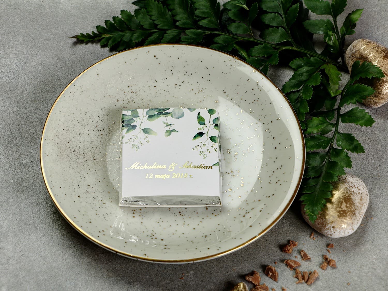 Elegant Eucalyptus Chocolates | Gold Foiled Wedding Favours | Sorento No. 9