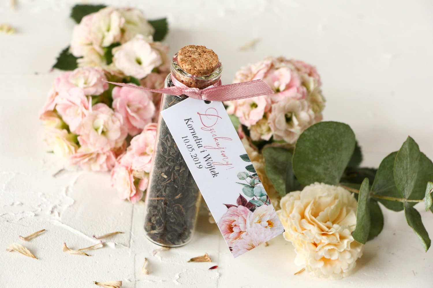Tea in a Corked Glass Bottle with Personalization | Wedding Favours & Gifts | Wenis No. 6