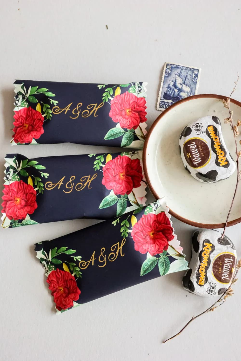 Elegant Wedding Fudge Favours, Navy Blue with Gold and Flowers | Wedding Favours | Sapphire No. 4