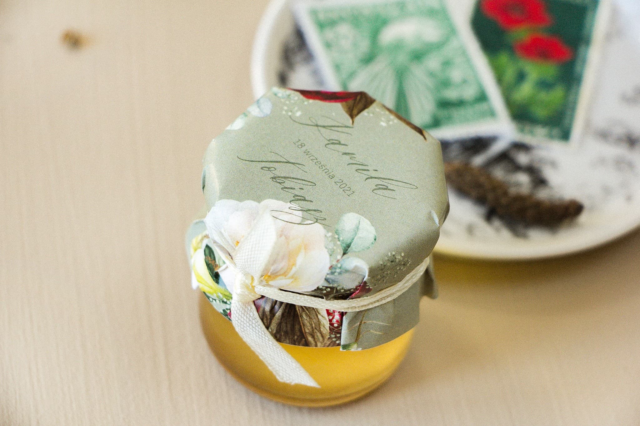 Opal No. 9 Wedding Honey – Sweet Favours with Burgundy Peony