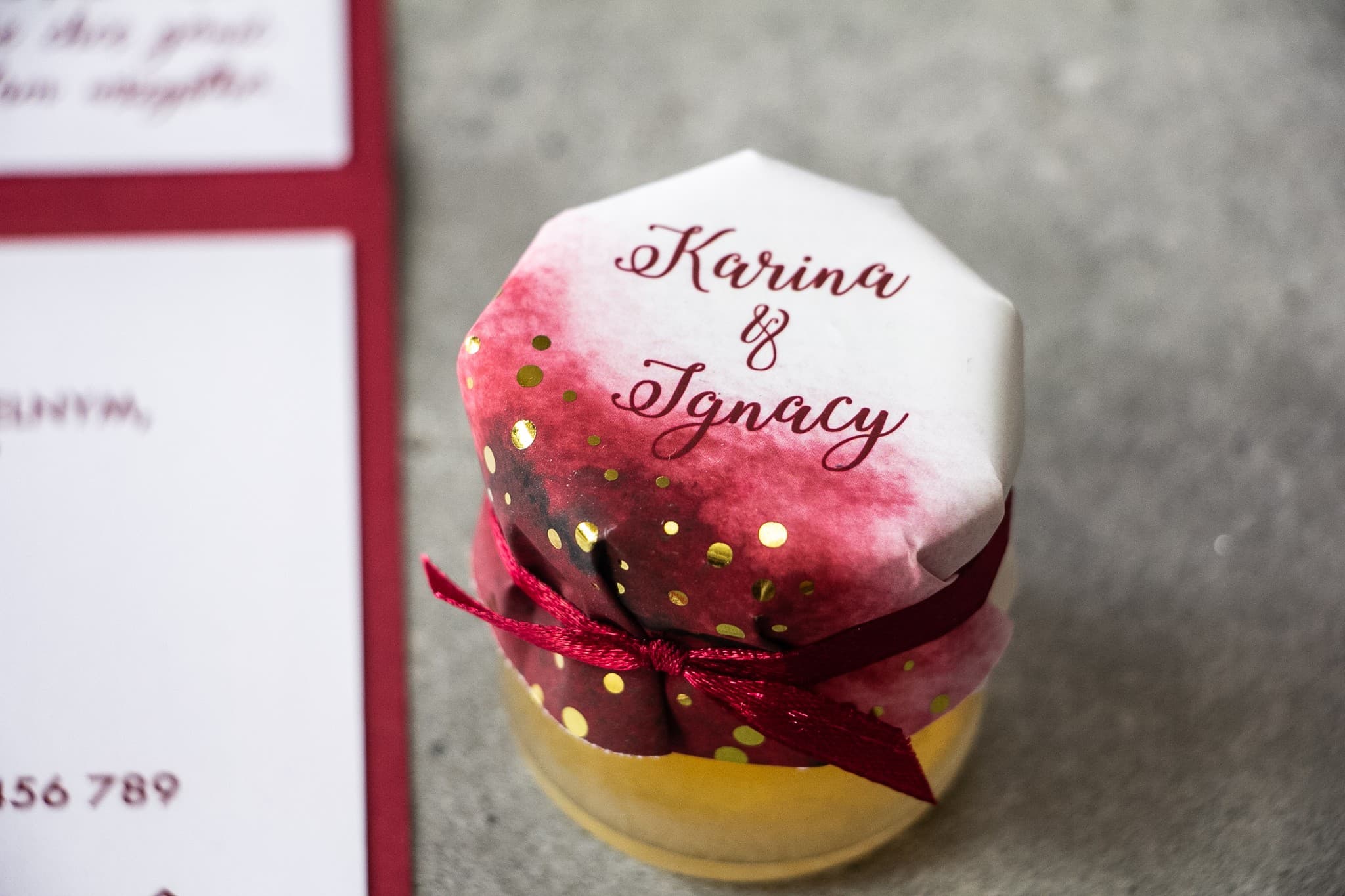 Bakarto No. 2 Wedding Honey Jars – Elegant Burgundy and Gold Favours