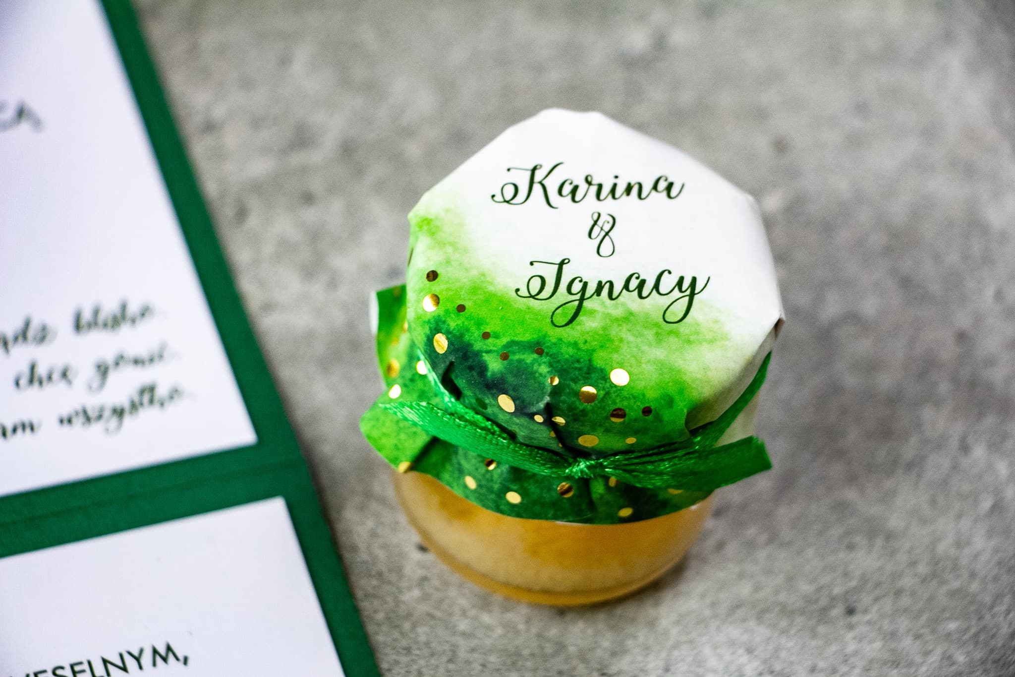 Bakarto No. 4 Polish Honey Jar – Elegant Green and Gold Favour