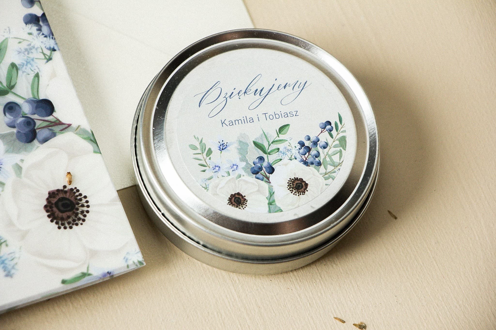 Opal No. 7 Scented Tin Candle – White Anemones Wedding Favours