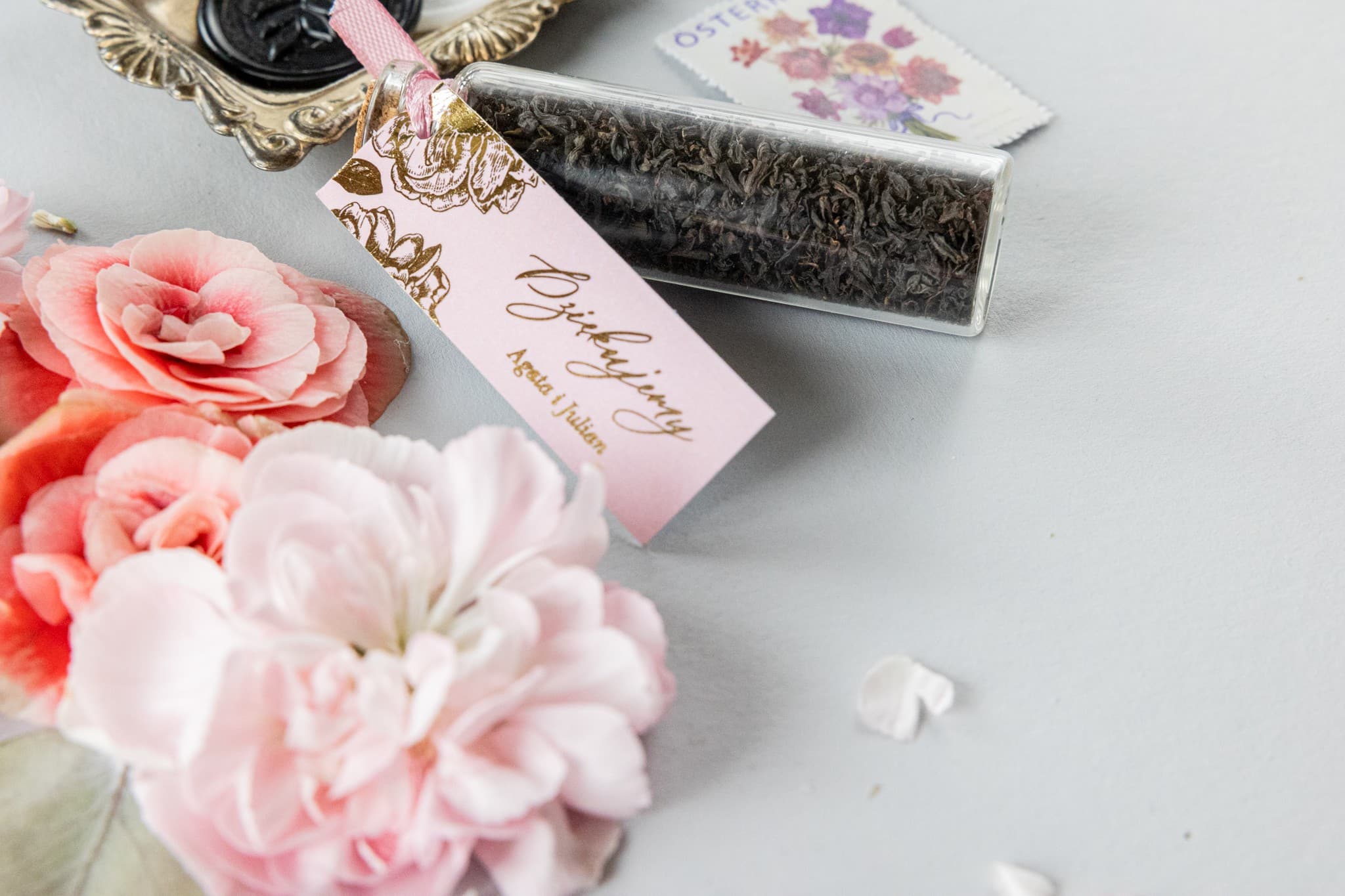 Tea in a Bottle Gold Peonies | Elegant Wedding Favours | Onyx No. 1