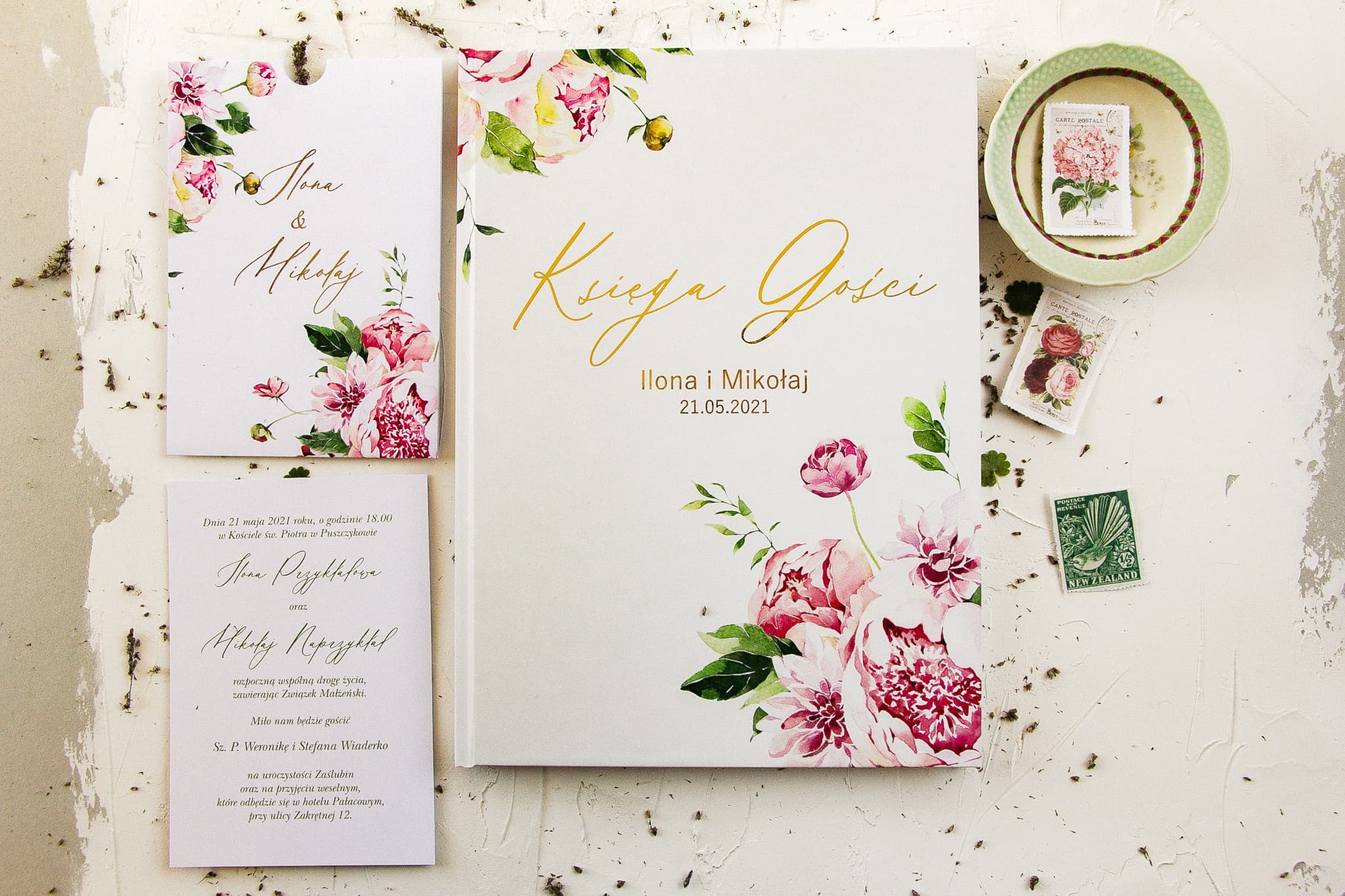 Złocona Księga Gości z Kwiatami Różu | Personalizowana Pamiątka Ślubna A4 | Serenity Nr 3