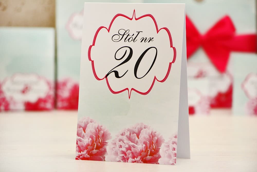Numerki na Stół Weselny Amarantowe Kwiaty Miętowe Tło, Stojące Oznaczenia Stołów | Numeracja Stołów Weselnych | Felicja nr 15