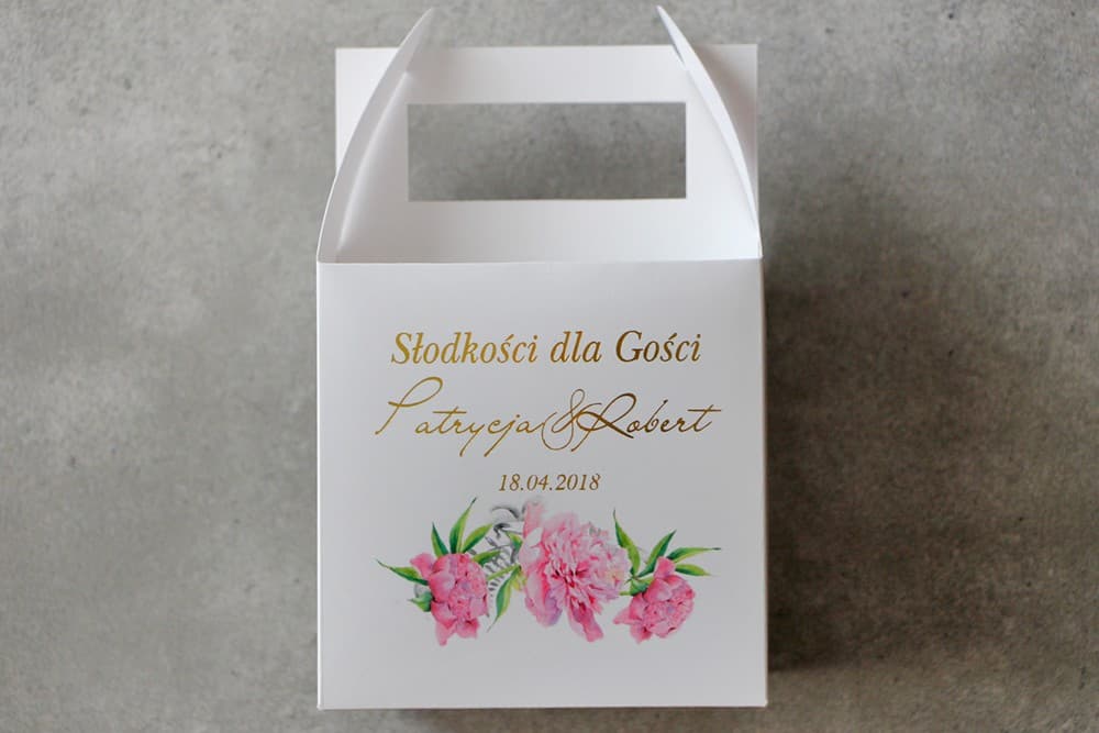 Złocone Pudełko na Ciasto Weselne z Rączką i Motywem Piwonii | Personalizowane Podziękowania dla Gości | Cykade nr 10