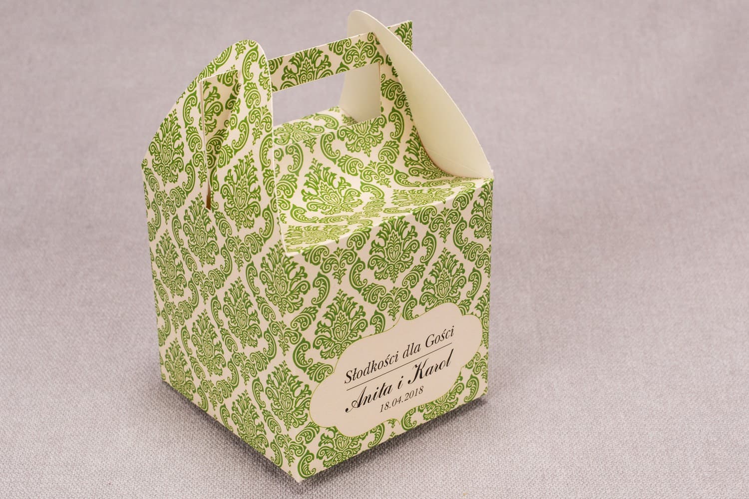 Pudełko na ciasto weselne z zielonym ornamentem | Personalizowane podziękowania dla gości | Madras nr 3