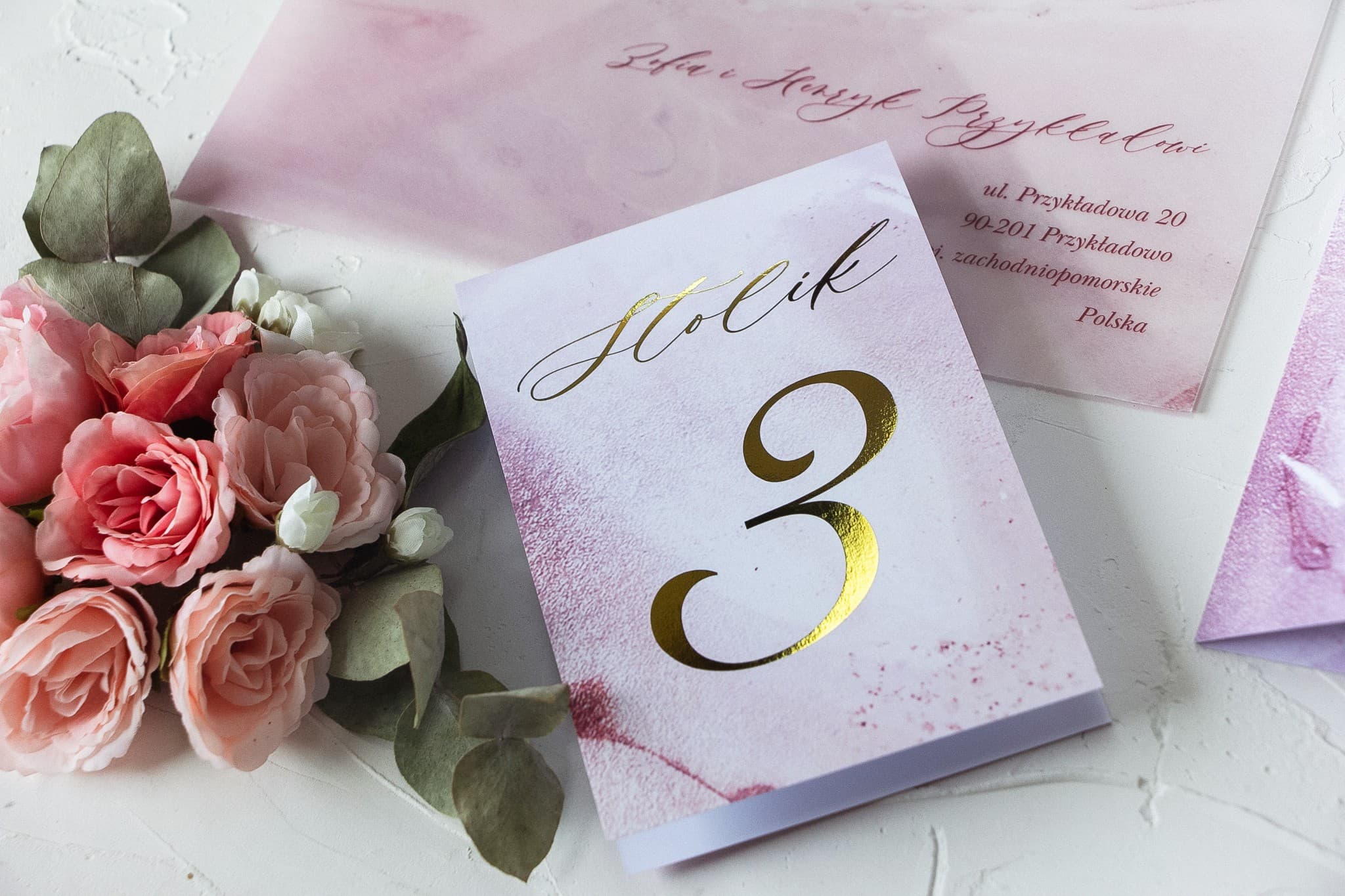 Złocone Numerki na Stół Różowy Marmur Glamour | Eleganckie Numery Stołów Weselnych | Marmurowe nr 2