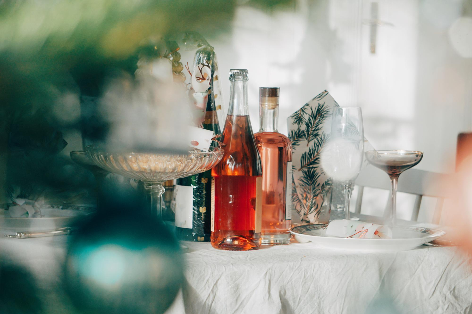 Drinki weselne i napoje – jak przygotować menu alkoholi i koktajli oraz opcje bezalkoholowe na wesele 2026