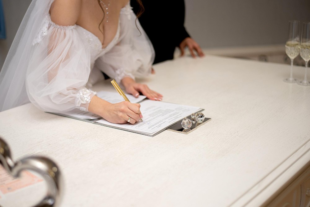 Jak zorganizować skromny ślub cywilny? Krok po kroku do Twojego wymarzonego dnia