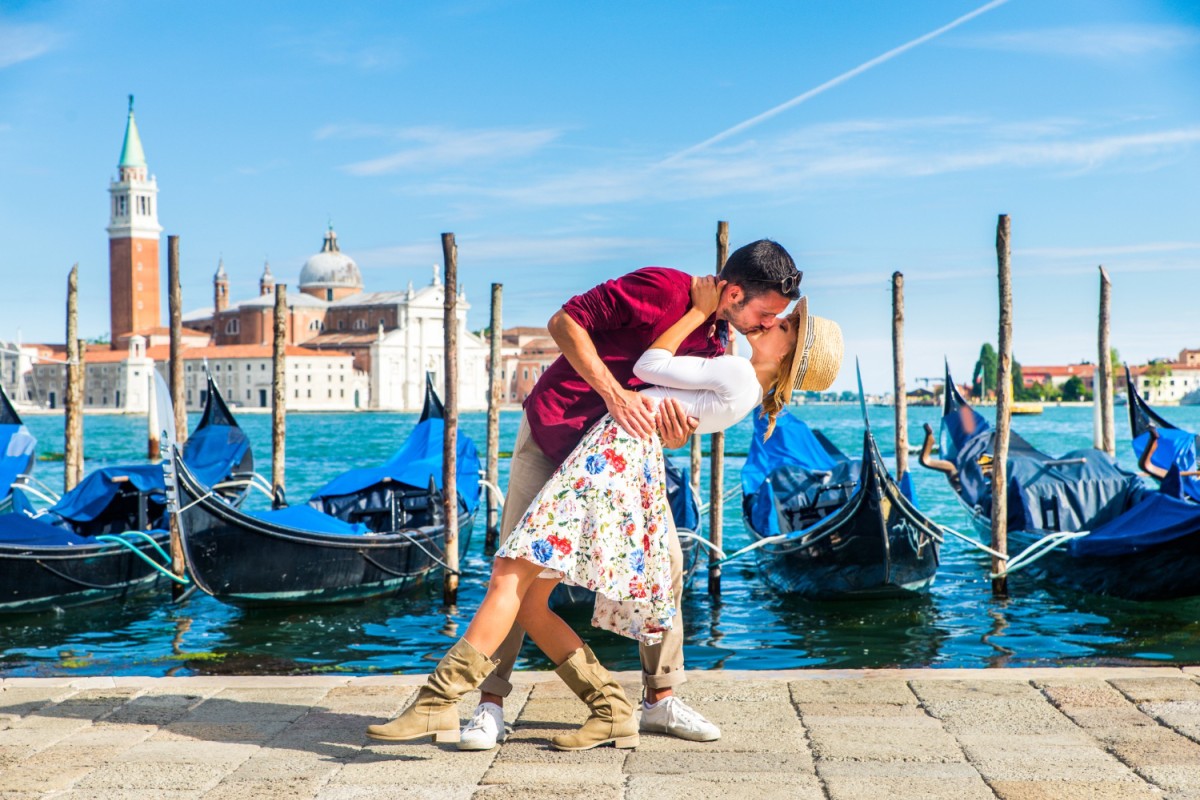 Para podczas zaręczyn w Wenecji