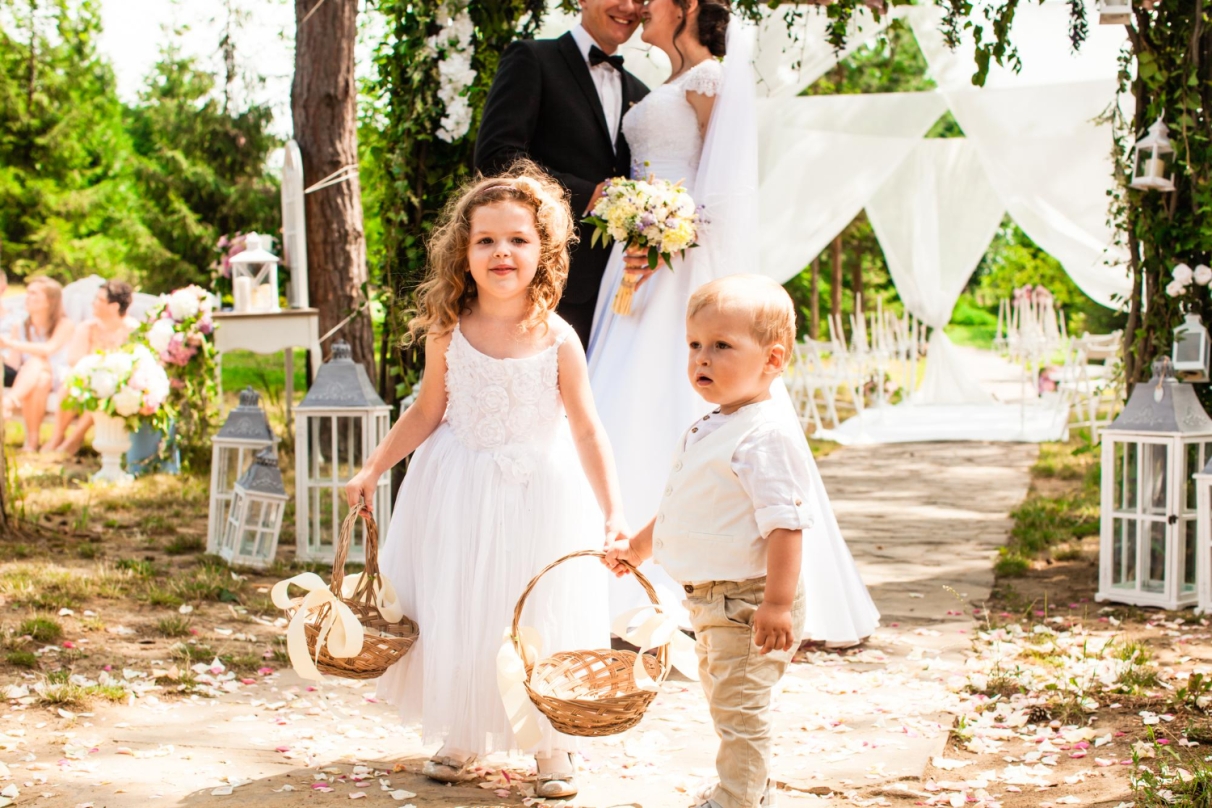Jak zaangażować dzieci w ceremonii ślubnej?
