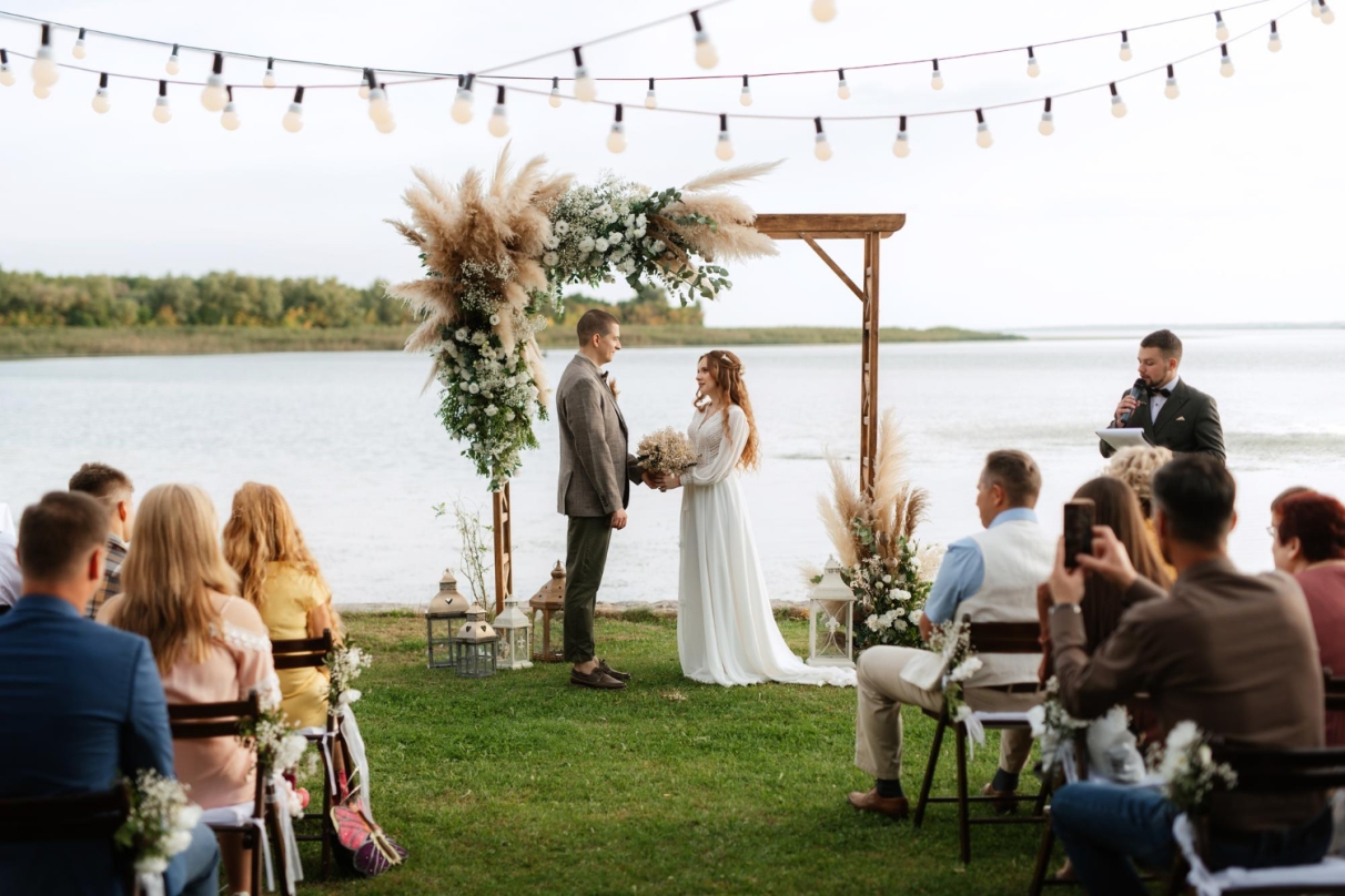Jak zorganizować niesamowite wesele plenerowe?
