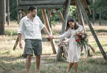 Ceremonia unplugged – czy poprosić gości o wyłączenie telefonów i jak zrobić to taktownie